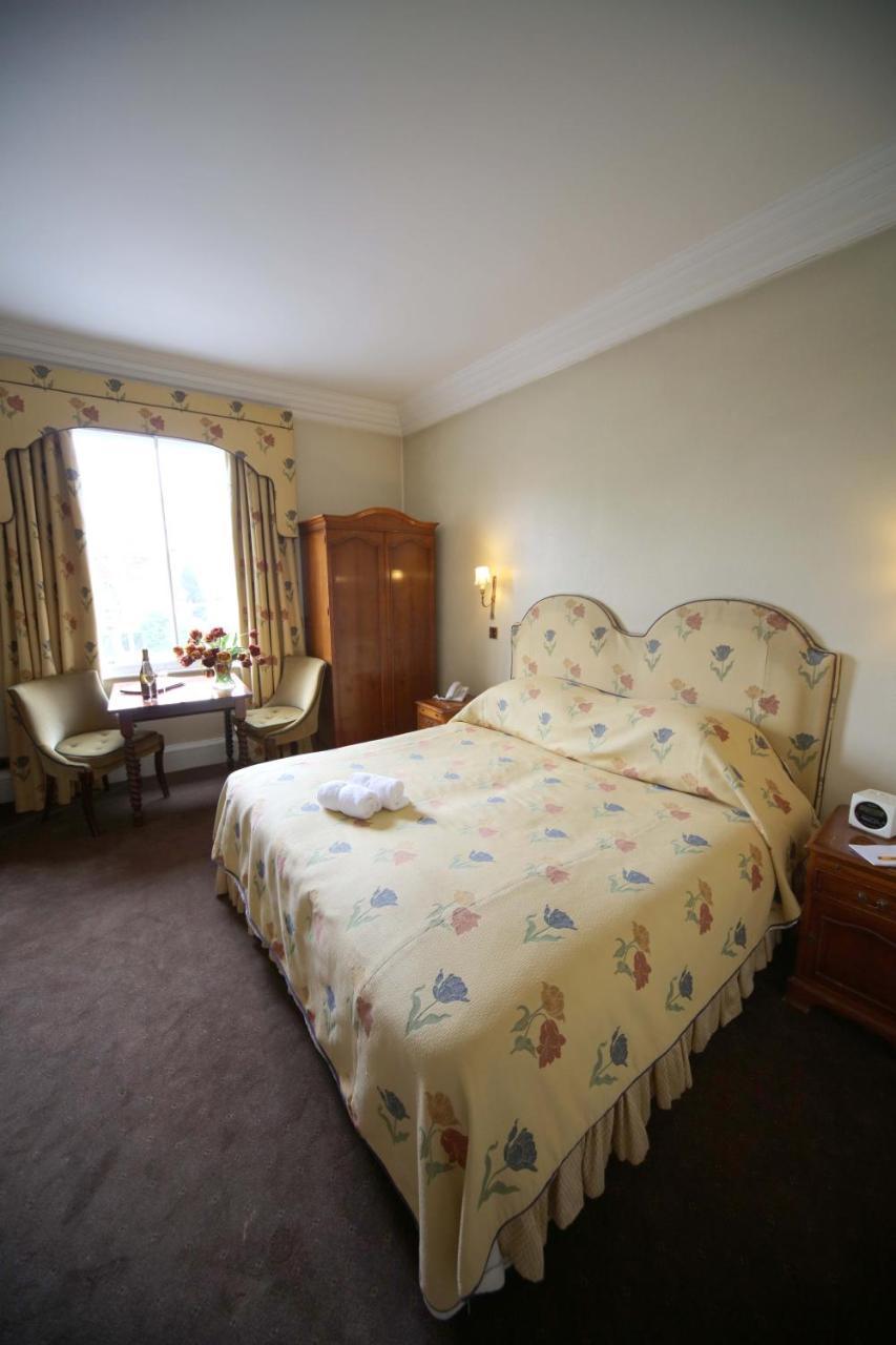 The French Horn Hotell Reading Exteriör bild
