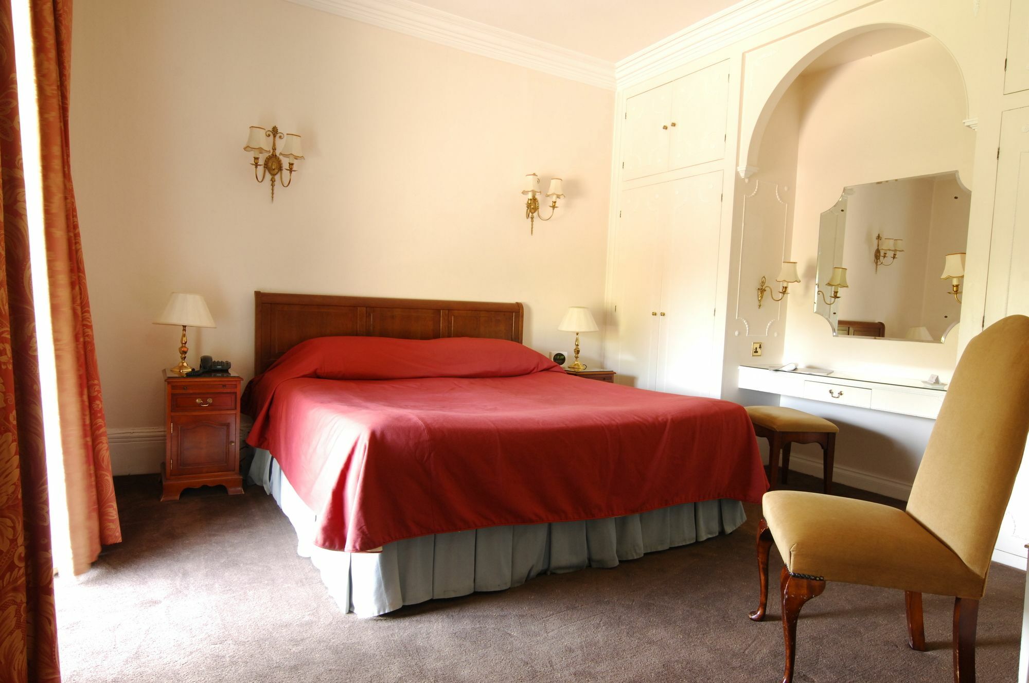 The French Horn Hotell Reading Exteriör bild