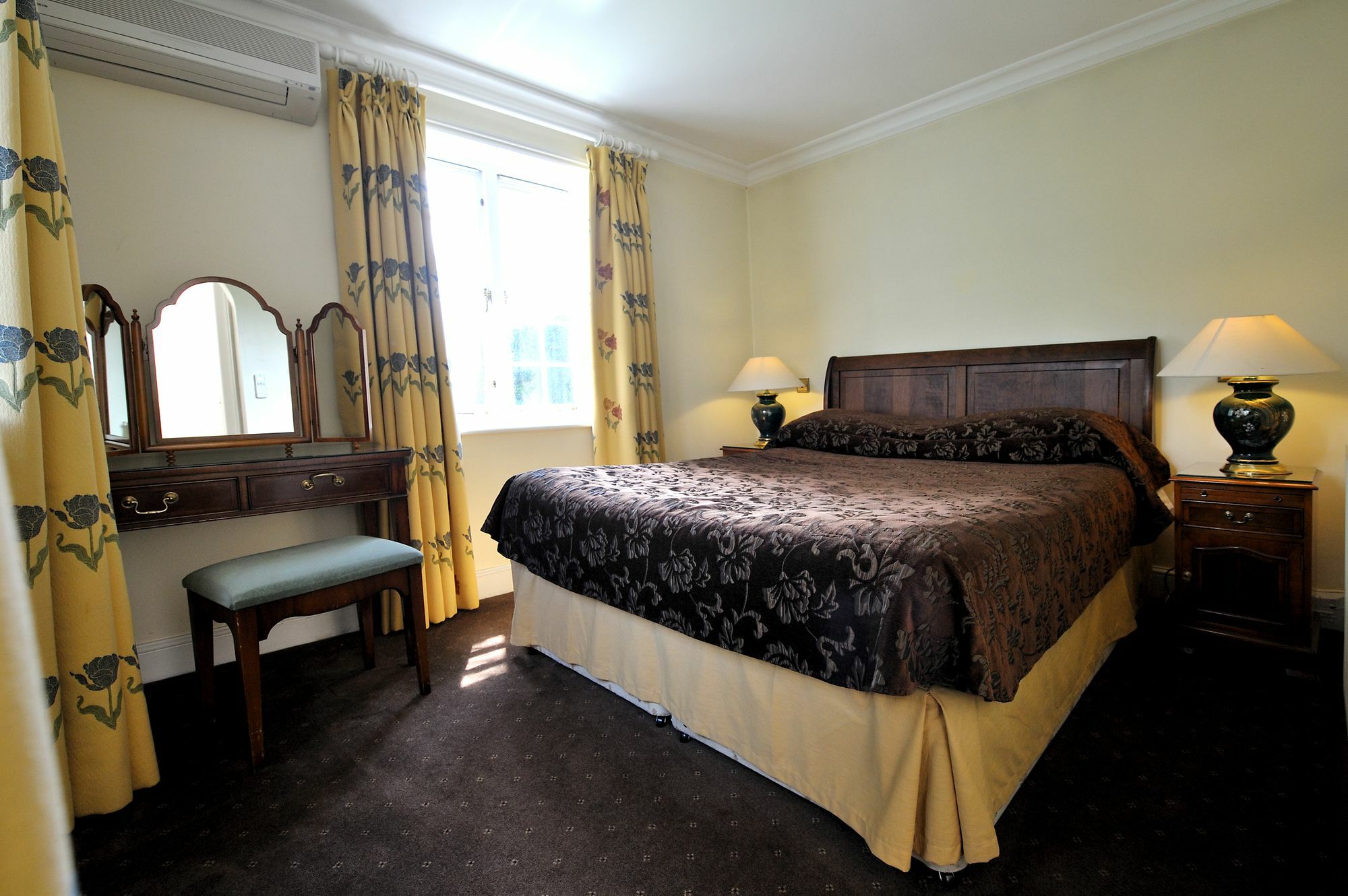 The French Horn Hotell Reading Exteriör bild